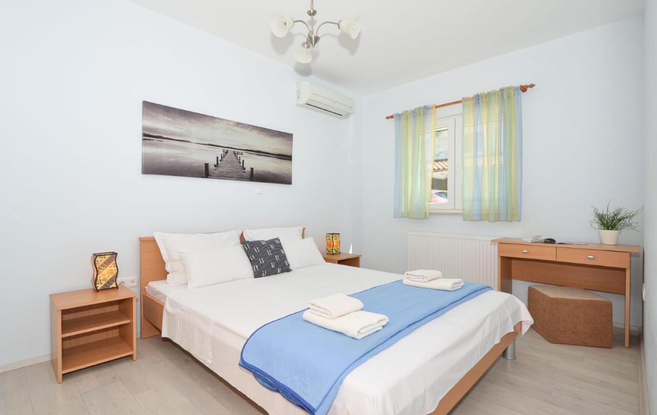 Apartments Santo Trogir - Okrug Gornji מראה חיצוני תמונה