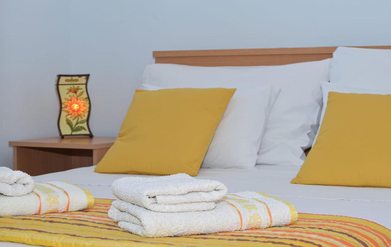 Apartments Santo Trogir - Okrug Gornji מראה חיצוני תמונה