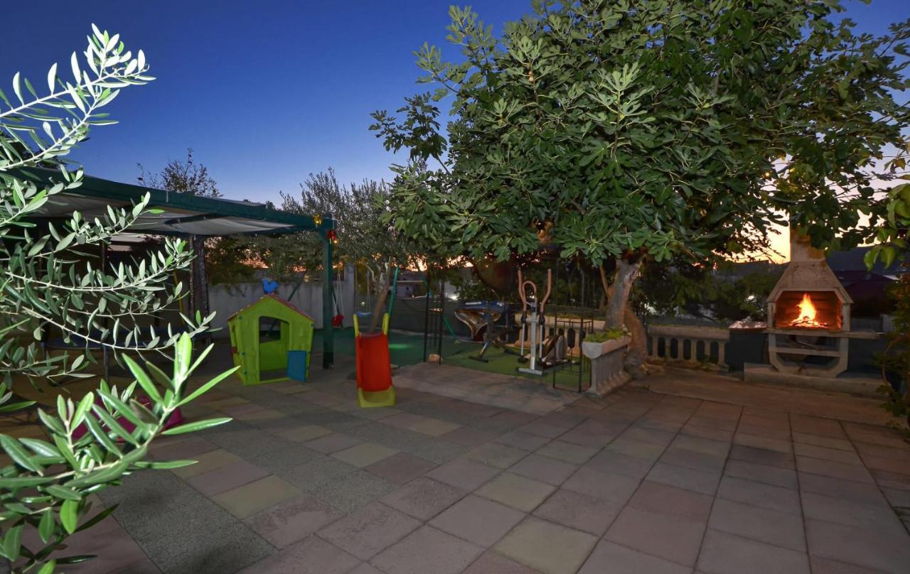 Apartments Santo Trogir - Okrug Gornji מראה חיצוני תמונה