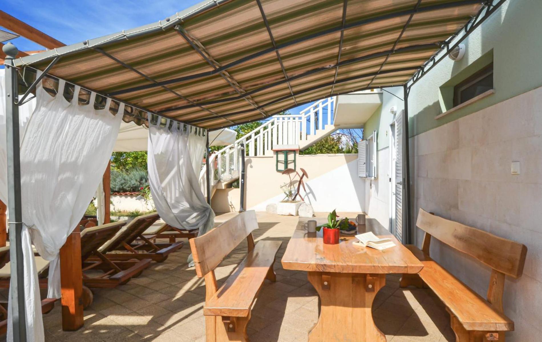 Apartments Santo Trogir - Okrug Gornji מראה חיצוני תמונה